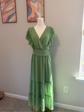 Max Studio Green V-Neck Tiered Boho Maxi Dress Like New Size XL